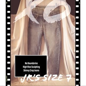 No Boundaries High Rise Sculpting Skinny Crop- 7